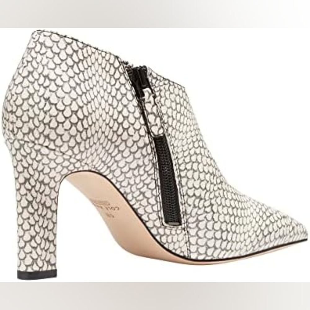 NIB Cole Haan Black & White Booties with Snake Like Design Size 8